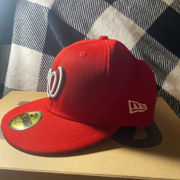 Men's Washington Nationals New Era Red Fitted Hat! - Picture 2 of 3